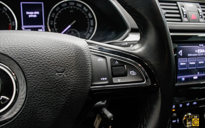 Skoda Superb cena 48888 przebieg: 293000, rok produkcji 2018 z Prochowice małe 379
